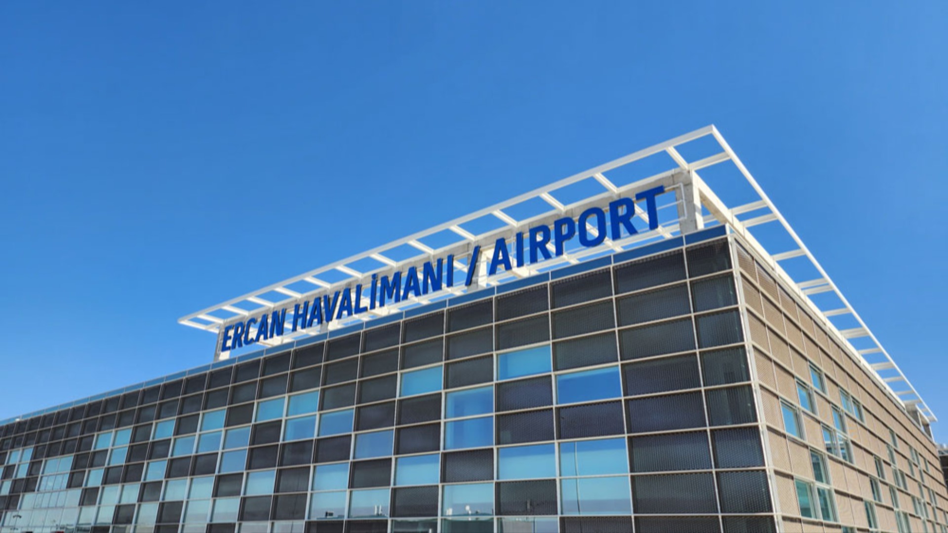 Ercan Havalimanı Karşılama: Ofis 3 ve Tabela Rehberi