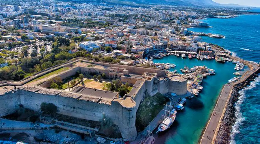 Ercan’dan Girne’ye Nasıl Gidilir? 40–50 dk Rehber